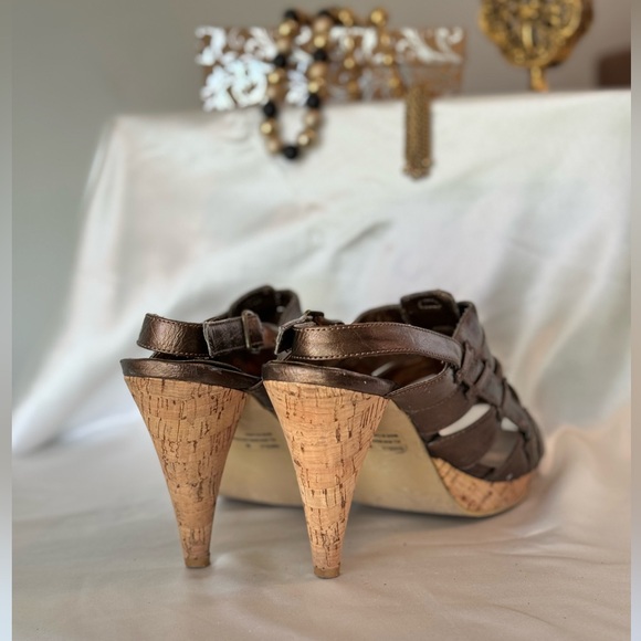 Rampage: Metallic Bronze Heel - Picture 6 of 6